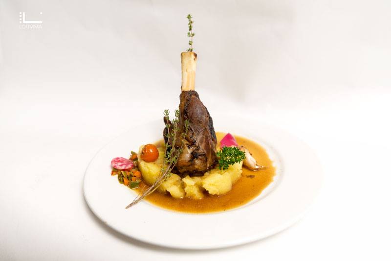 sourie d'agneau confite et jus d'ail au thym sourie d'agneau confite et jus d'ail au thym